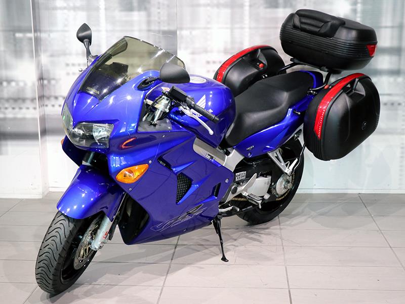 Honda VFR 800 Colore Blu Usato In Vendita