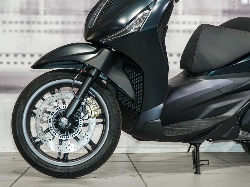 Piaggio Beverly 300 S ABS ASR Colore Nero Tempesta Nuovo In Vendita