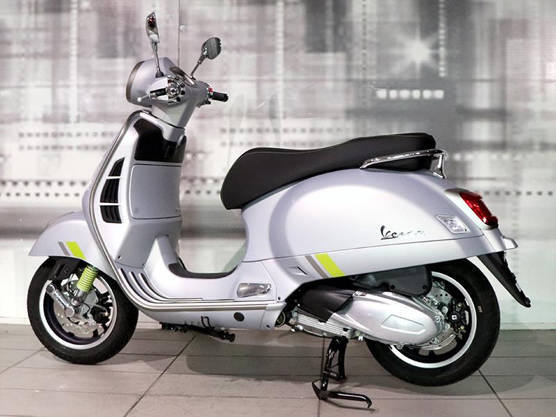 Piaggio Vespa Gts Supertech Hpe Abs Colore Grigio Entusiasta Matt