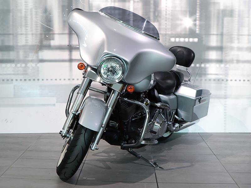  Harley Davidson Street Glide Platinum 1450 FLHXI colore 