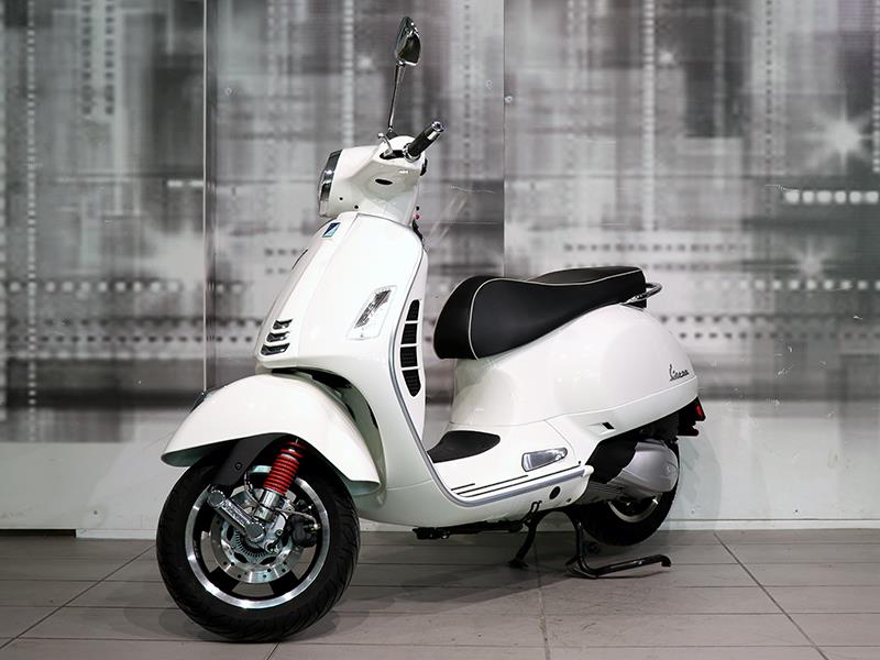 Piaggio Vespa Gts 300 Super Hpe Abs Colore Bianco Innocenza Usato In