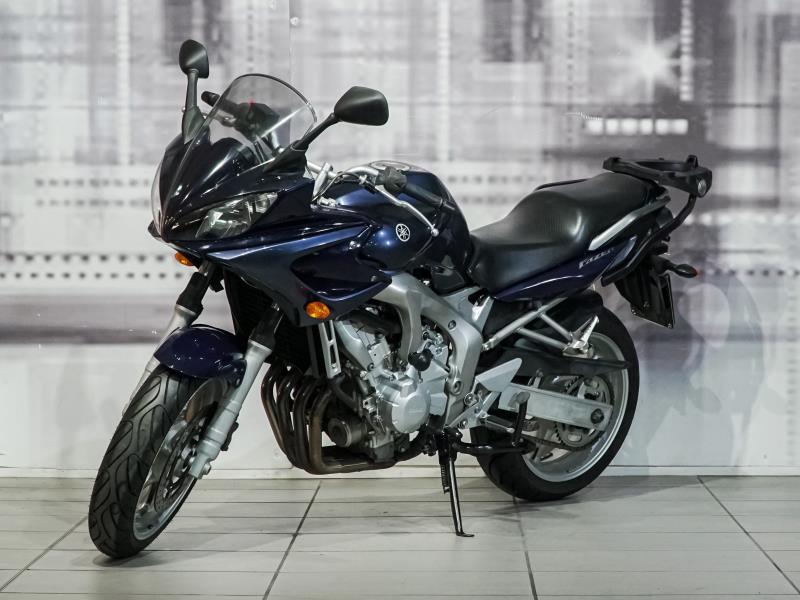 Yamaha FZ6 colore silver usato in vendita