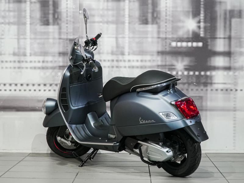 Piaggio Vespa Sei Giorni 300 Ii Edition Colore Grigio Sei Giorni Nuovo