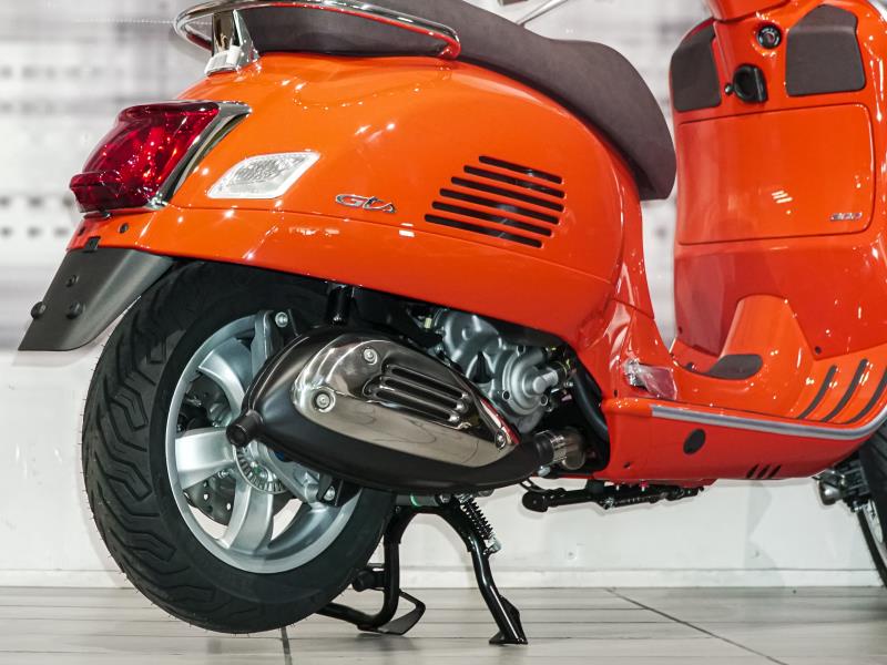 Piaggio Vespa Gts 300 Hpe Abs Colore Arancio Impulsivo Nuovo In Vendita 2581