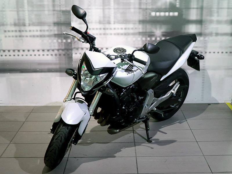 Honda Hornet 600 colore nero usato in vendita